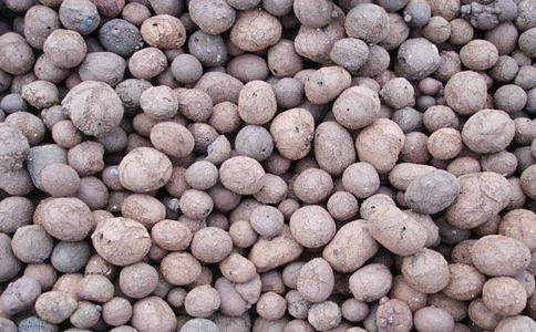 輕質(zhì)頁(yè)巖陶粒濾料(圖c)